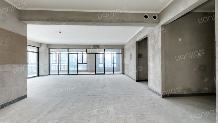 鲁能泰山7号三街区二手房实景图