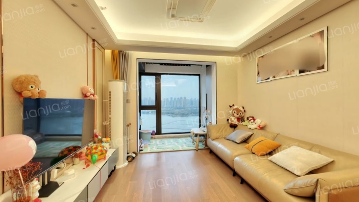 钰龙旭辉半岛二手房实景图