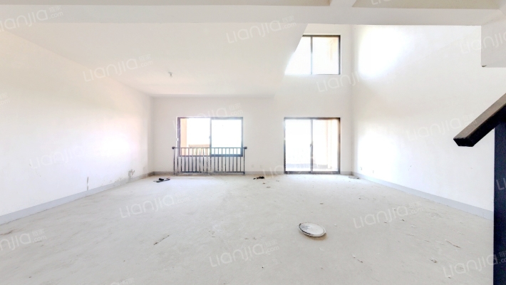 绿地香奈二手房实景图