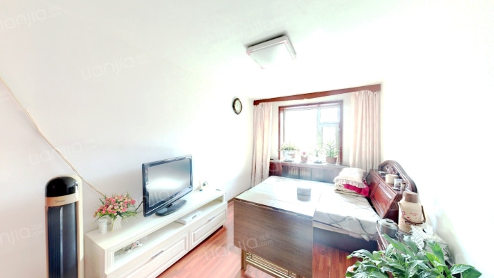 卫星花园二手房实景图