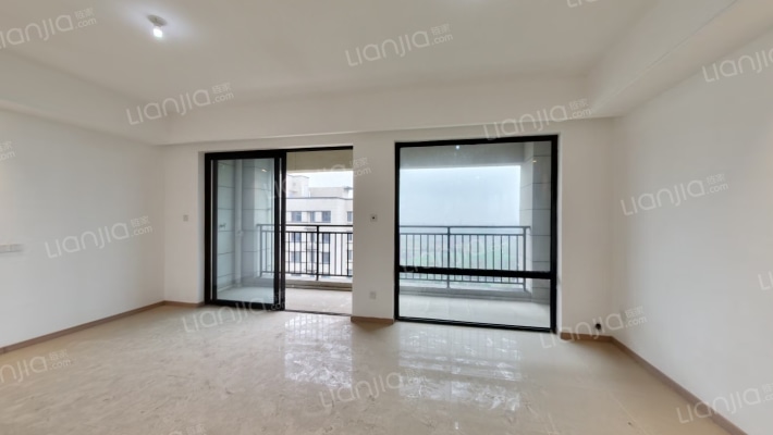 绿地国宝21城三期二手房实景图