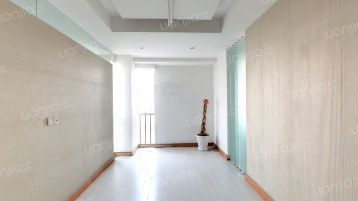 时代广场二手房实景图