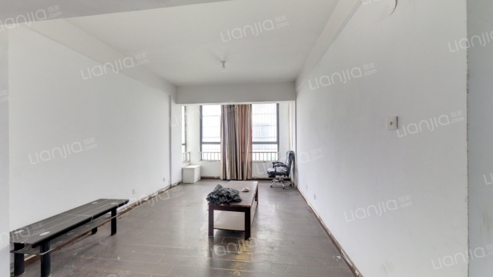 鸿港花苑二手房实景图