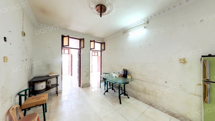 溪岸路二手房实景图