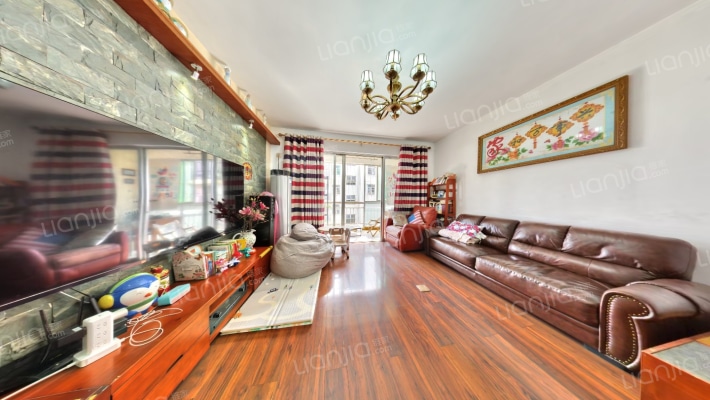 桦润馨居B区二手房实景图