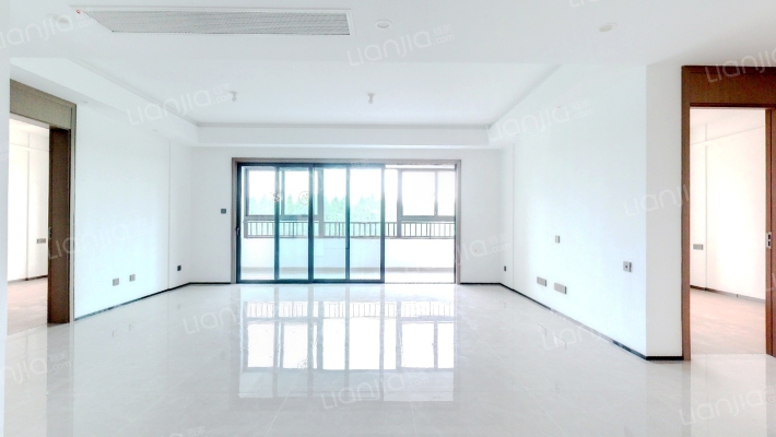 瑰丽江樾苑二手房实景图