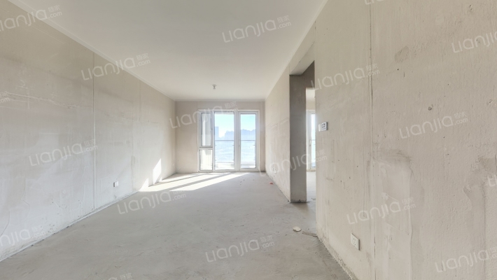 青岛碧桂园瑞源朗悦湾二手房实景图