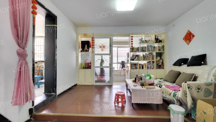 骏马路家属院二手房实景图