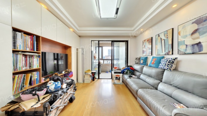 水岸年华二手房实景图