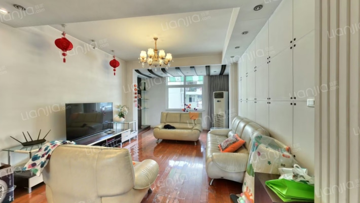 公务员小区二手房实景图