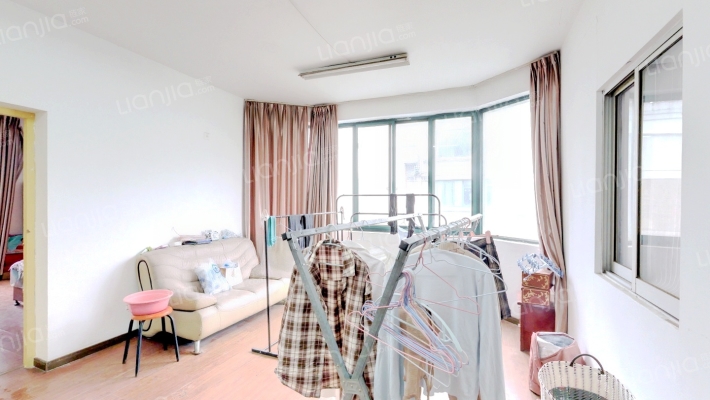 人利华府二手房实景图