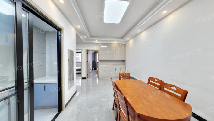 明发新城中心二手房实景图