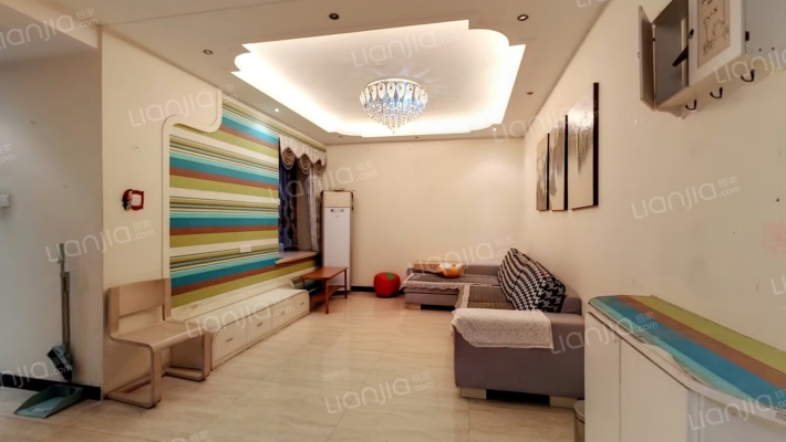 金泰王朝小区二手房实景图