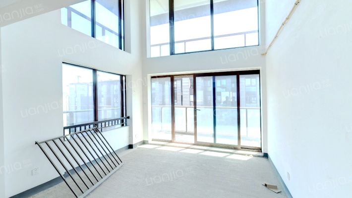 钱江彩虹墅二手房实景图