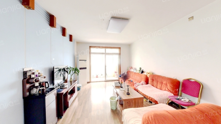 星威花园二手房实景图