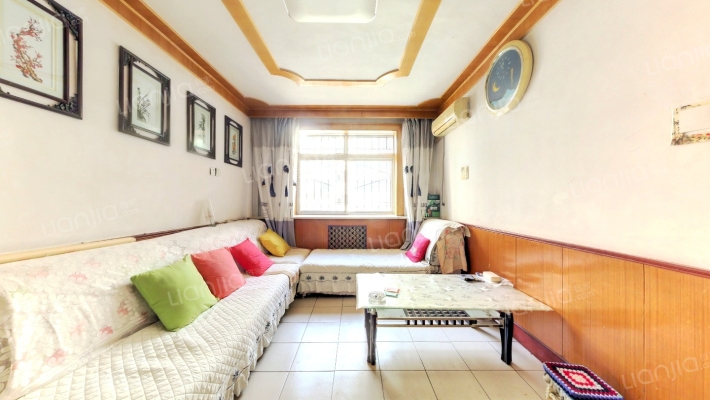 公交家属院二手房实景图