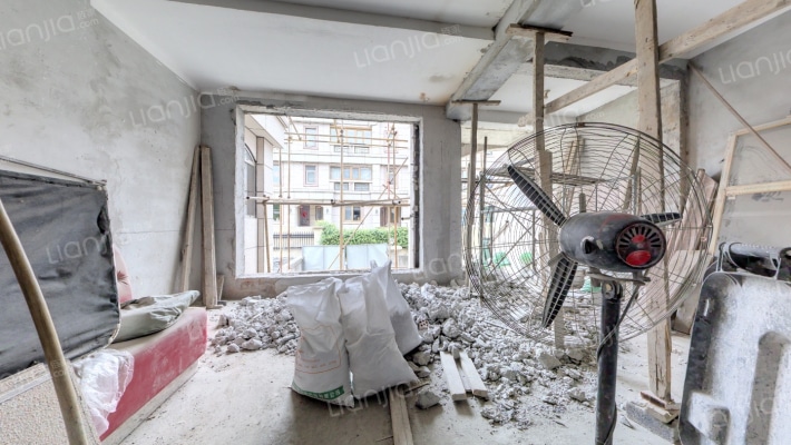 路易庄园二手房实景图