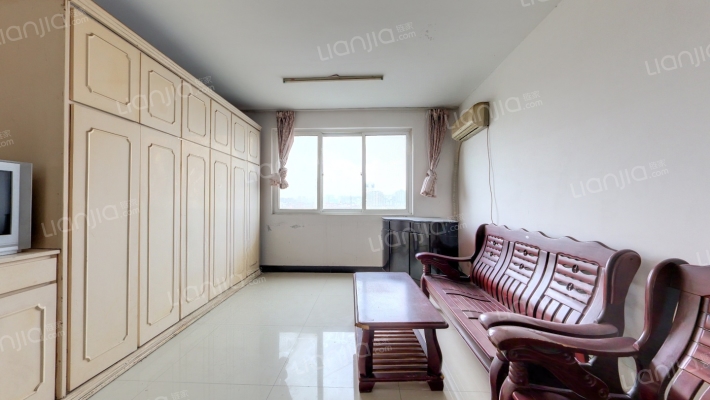 东大公寓二手房实景图