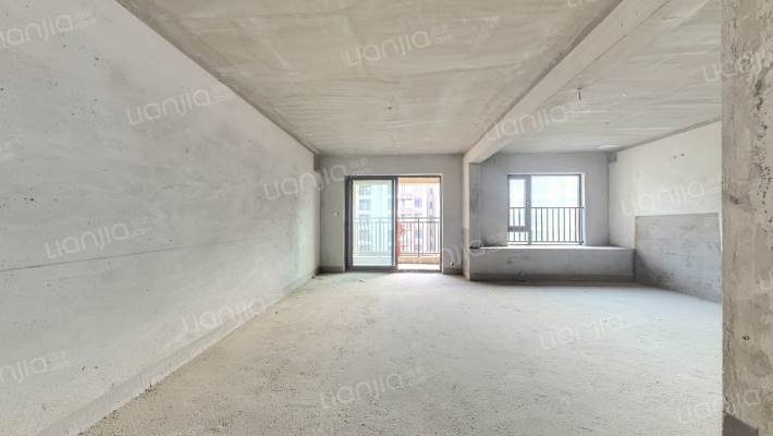 阳逻金茂逸墅二手房实景图