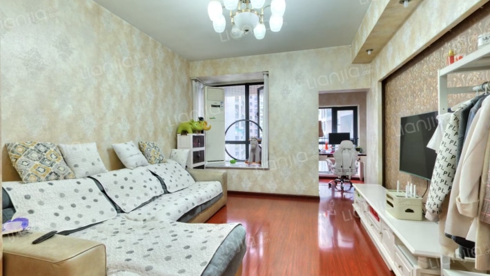 翡翠城四期二手房实景图