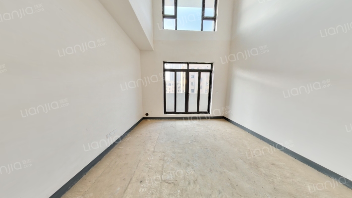 保利领秀山六峰墅二手房实景图