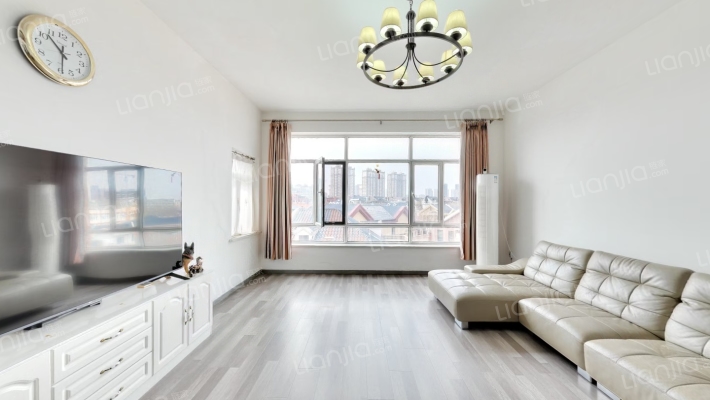 亚泰国际花园二手房实景图