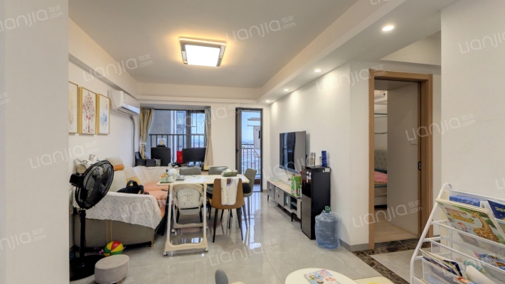 腾龙名悦公馆二手房实景图