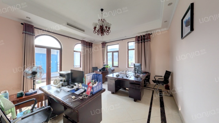 龙熙温泉庄园二手房实景图