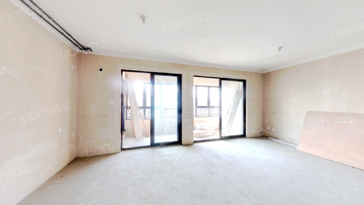 龙湖春江郦城二手房实景图