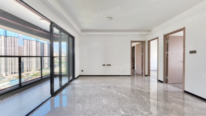 旭辉恒基铂仕湾二手房实景图