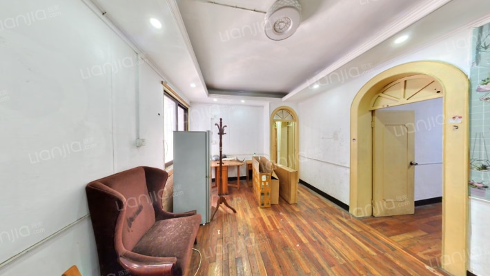 纺织品公司宿舍二手房实景图