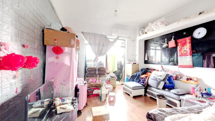 洛隆路373号二手房实景图