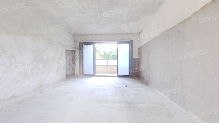 依云水岸三期二手房实景图