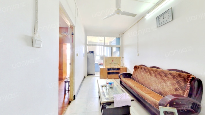 劳动社区二手房实景图