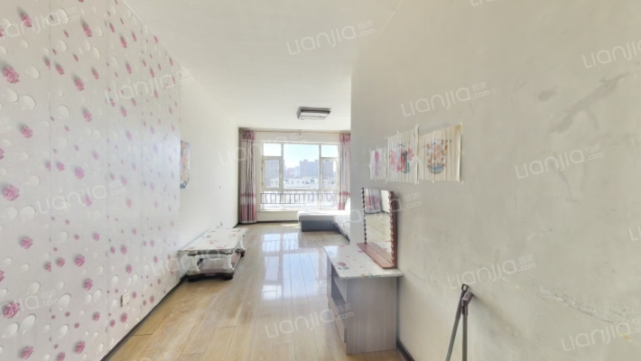 东田青年城B区二手房实景图