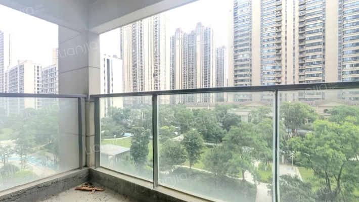 环球中心一期C区二手房实景图