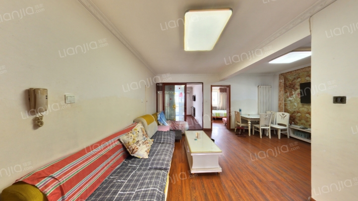 假日风情二手房实景图