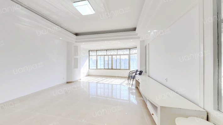 新龙岗花园南区二手房实景图