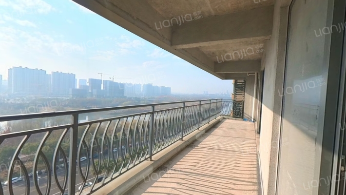 国贸前海湾二手房实景图