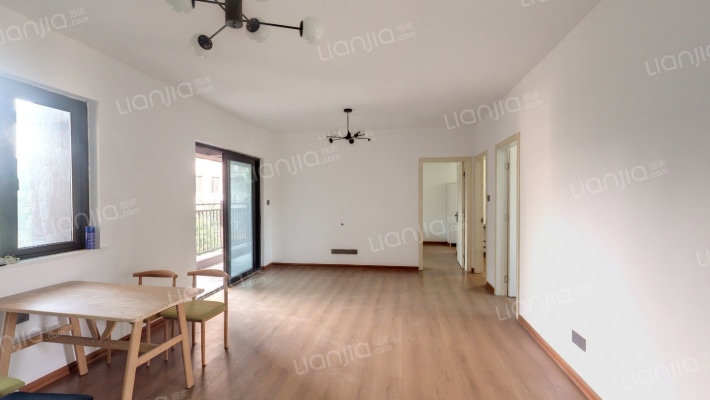 金辉优步湖畔二手房实景图