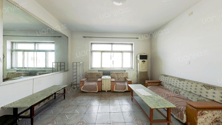 西三里电力所家属院二手房实景图