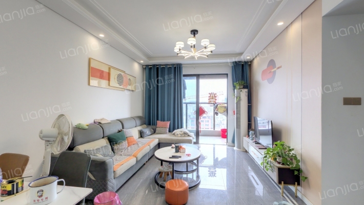 东实旗云花园二手房实景图