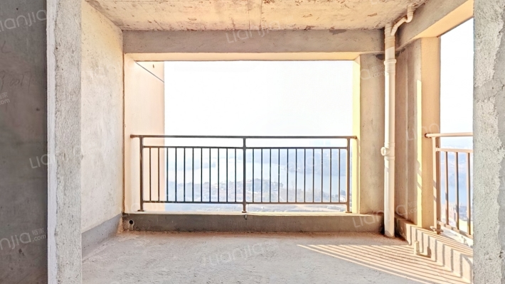 观湖名筑二手房实景图