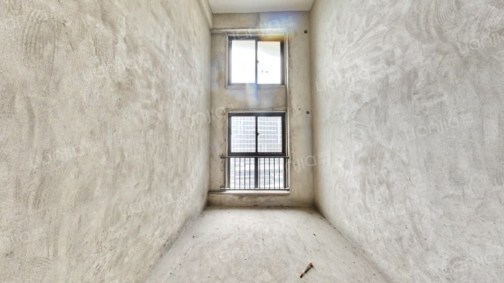 信通悦江公馆二手房实景图