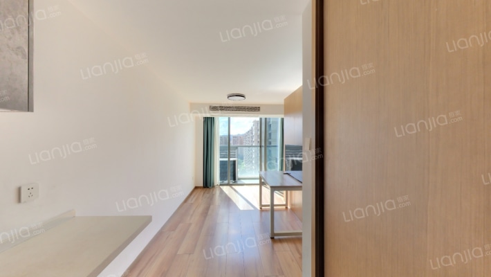 奥莱金街二手房实景图