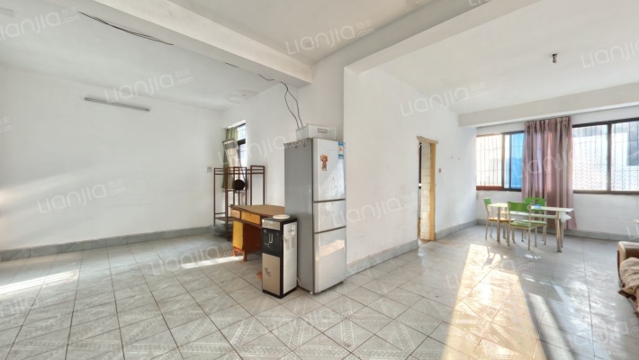 公路局宿舍二手房实景图