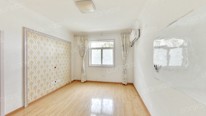 公教一村二手房实景图