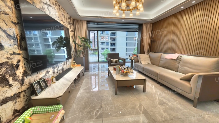 中天云望二手房实景图