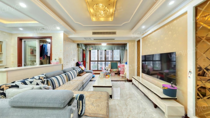 隆鑫爱琴海二期二手房实景图