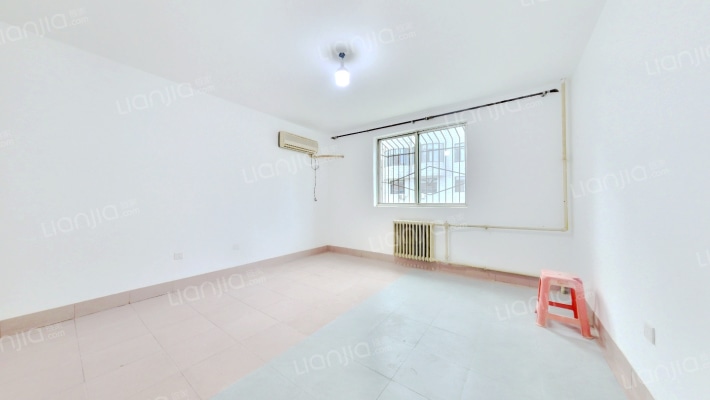 老管委会家属区二手房实景图